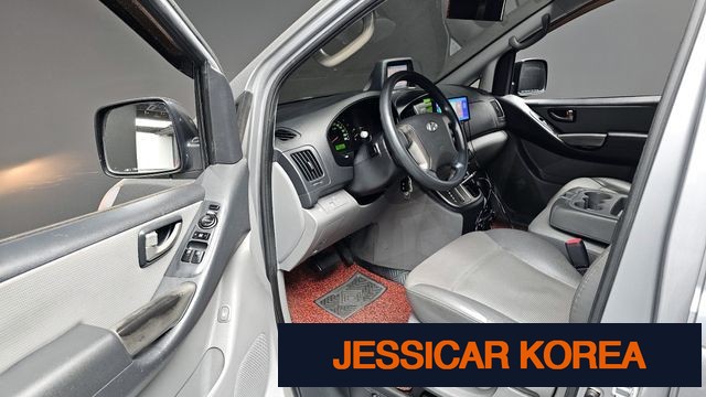 2011 Hyundai Grand Starex - Thumbnail 3