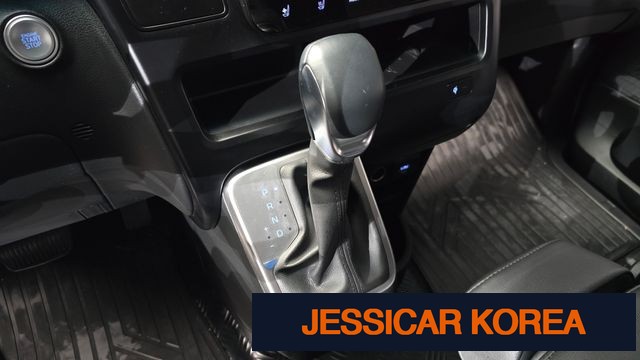2025 Hyundai Staria - Thumbnail 18