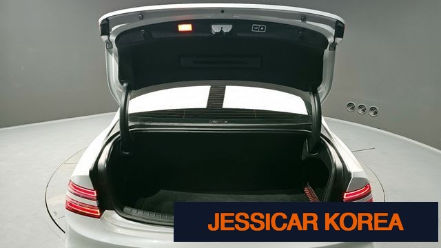 2025 Genesis G80 (RG3) - Thumbnail 10