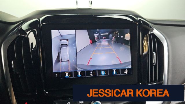 2020 Chevrolet Traverse - Thumbnail 17