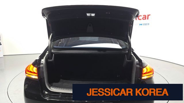 2017 Genesis G80 - Thumbnail 13