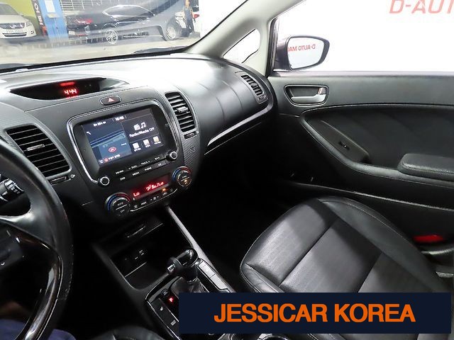 2017 Kia The New K3 - Thumbnail 10