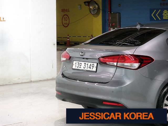 2017 Kia The New K3 - Thumbnail 13