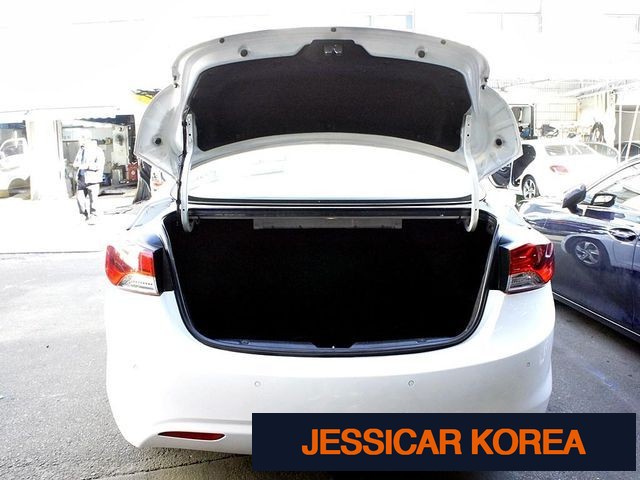 2012 Hyundai Avante MD - Thumbnail 5
