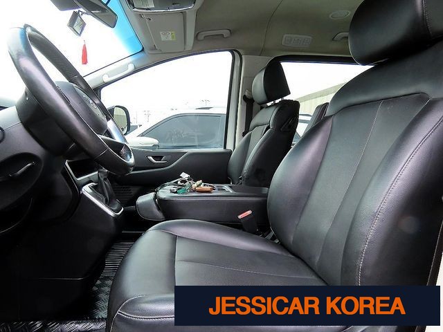 2022 Hyundai Staria - Thumbnail 3