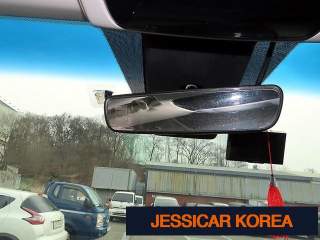 2022 Hyundai Staria - Thumbnail 15