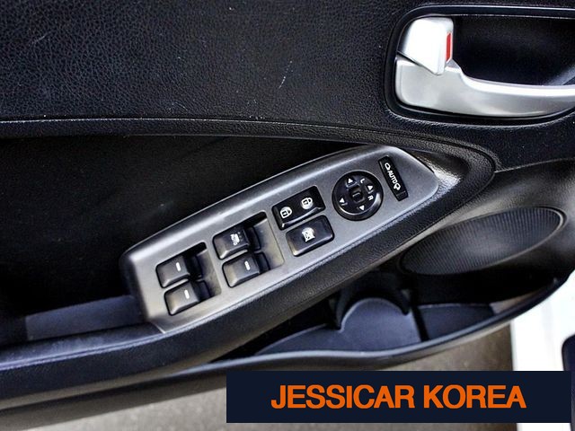2014 Kia K3 - Thumbnail 6