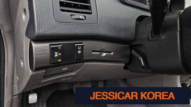 2014 KG Mobility Korando Turismo - Thumbnail 4