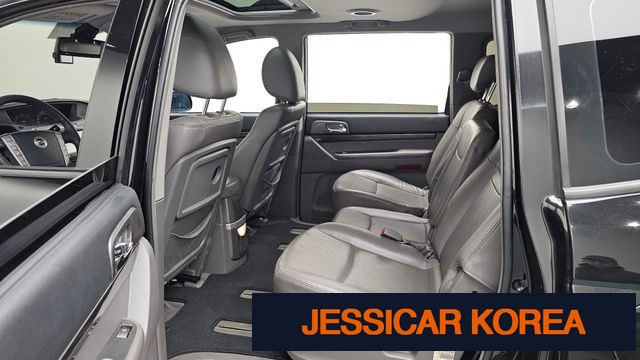 2014 KG Mobility Korando Turismo - Thumbnail 8