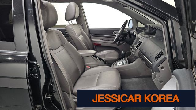 2014 KG Mobility Korando Turismo - Thumbnail 9