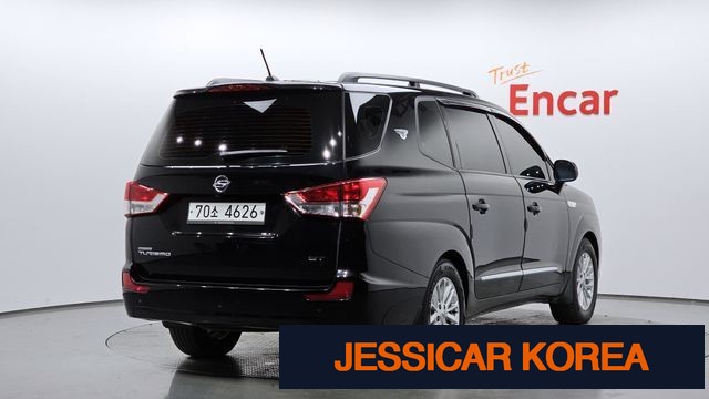 2014 KG Mobility Korando Turismo - Thumbnail 13