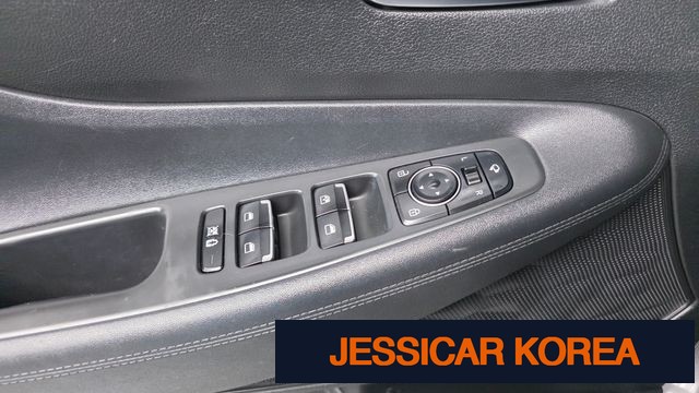 2020 Hyundai Santa Fe TM - Thumbnail 2
