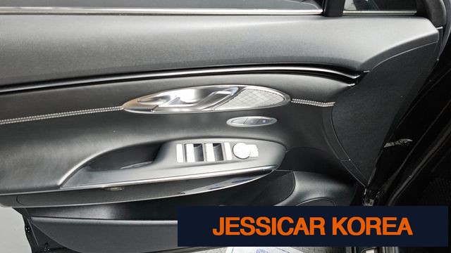 2021 Genesis GV70 - Thumbnail 9