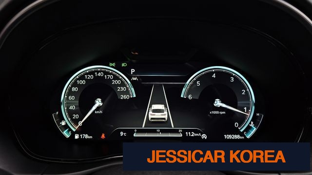 2021 Genesis GV70 - Thumbnail 12