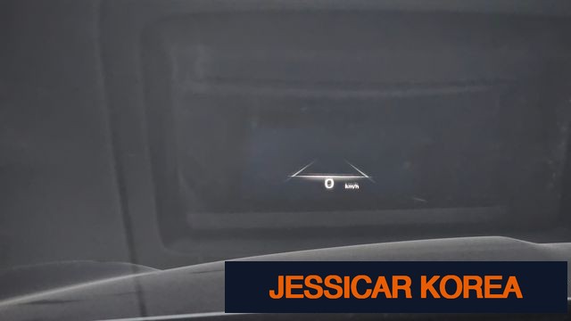 2021 Genesis GV70 - Thumbnail 15