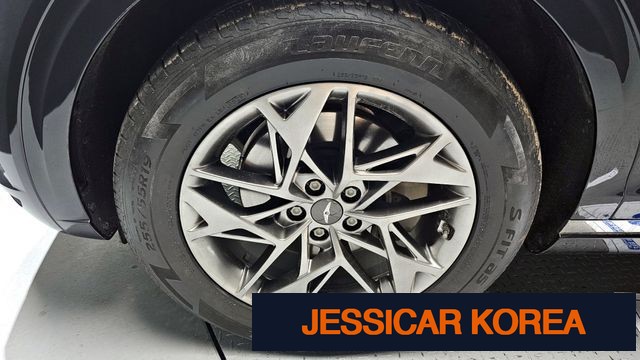 2021 Genesis GV70 - Thumbnail 17