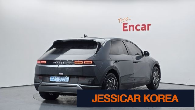 2023 Hyundai Ioniq 5 - Thumbnail 18