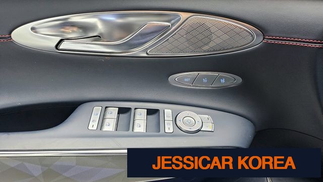 2022 Genesis GV70 - Thumbnail 19