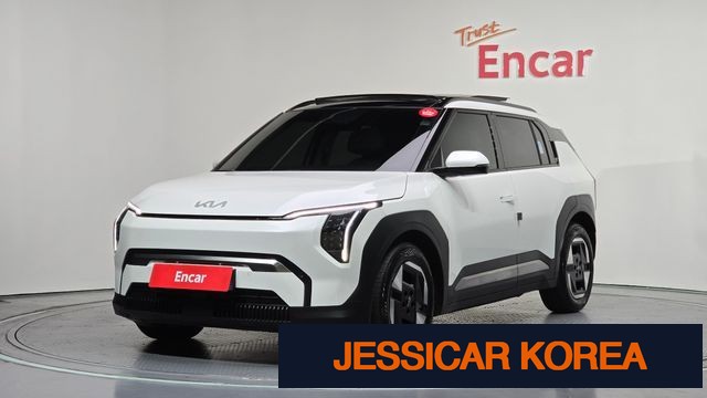 2026 Kia EV3 - Thumbnail 4