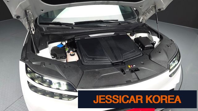 2022 Genesis GV60 - Thumbnail 10