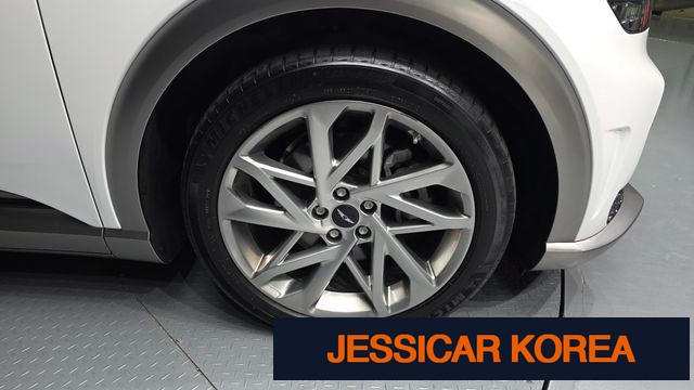 2022 Genesis GV60 - Thumbnail 16