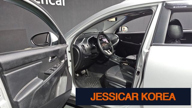 2011 Kia Sportage R - Thumbnail 2