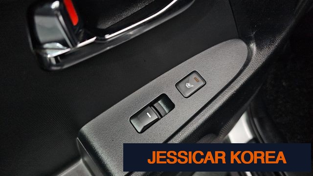 2011 Kia Sportage R - Thumbnail 5