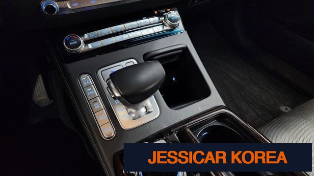 2019 Genesis G90 - Thumbnail 16