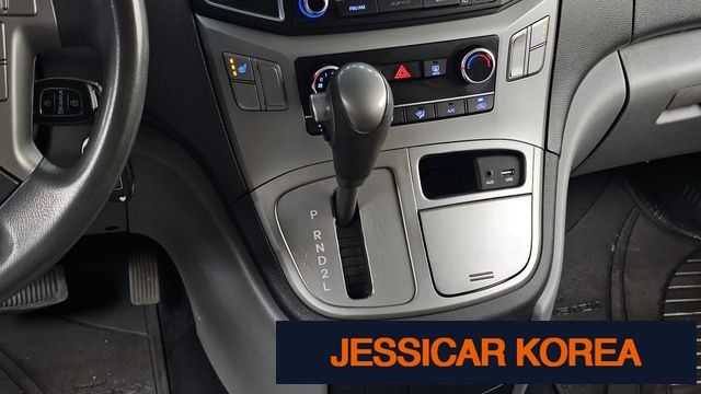 2017 Hyundai Grand Starex - Thumbnail 13