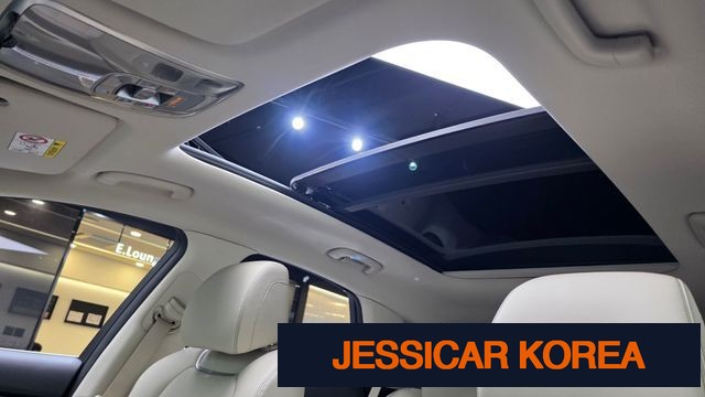 2021 Genesis GV70 - Thumbnail 19