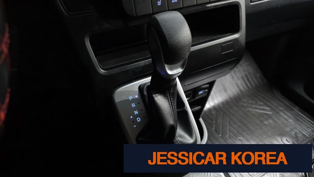 2023 Hyundai Staria - Thumbnail 10