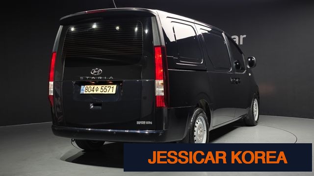 2023 Hyundai Staria - Thumbnail 17