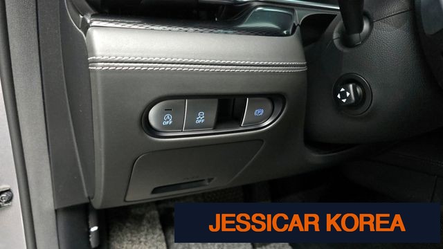 2025 Genesis G90 (RS4) - Thumbnail 15