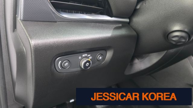 2020 Chevrolet Traverse - Thumbnail 20