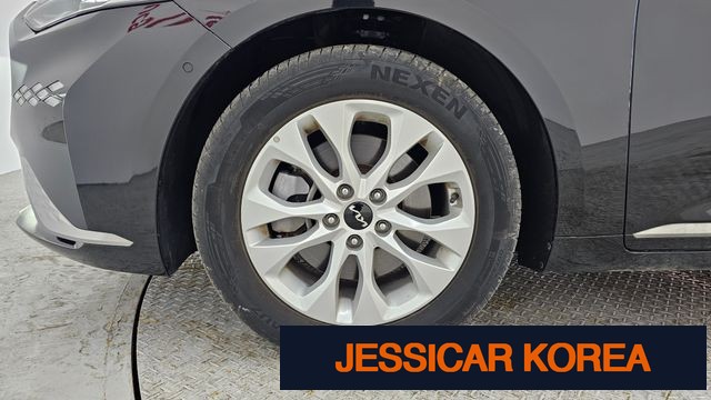 2022 Kia K8 - Thumbnail 3