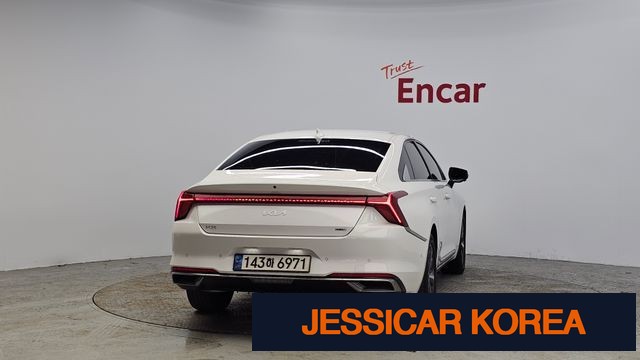 2023 Kia K8 Hybrid - Thumbnail 3