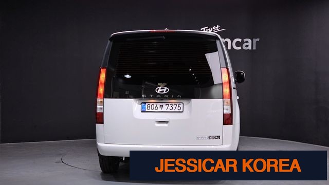 2025 Hyundai Staria - Thumbnail 12
