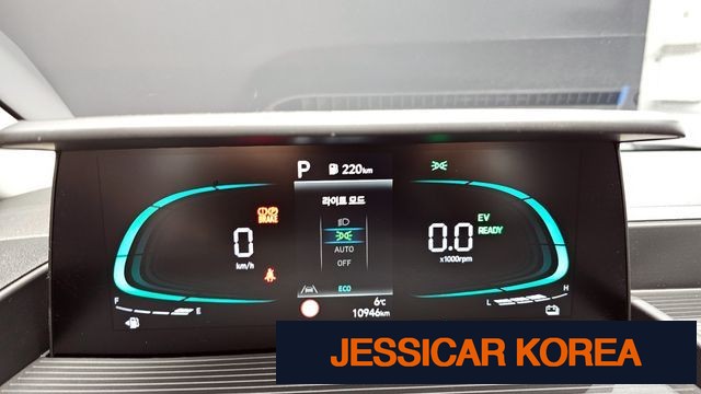 2025 Hyundai Staria - Thumbnail 13