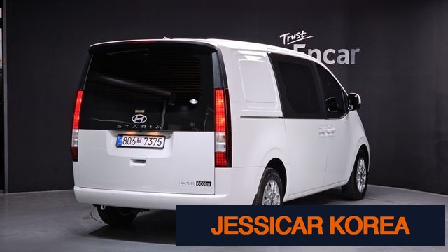 2025 Hyundai Staria - Thumbnail 16