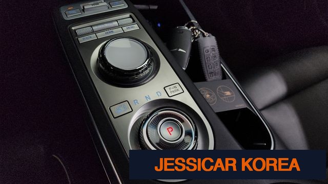 2022 Genesis Electrified GV70 - Thumbnail 10