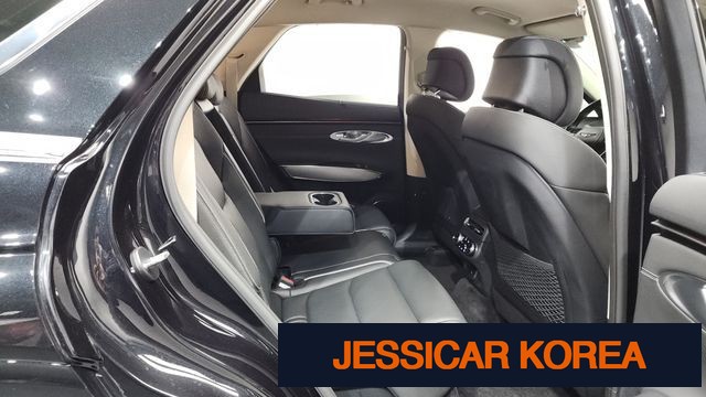 2022 Genesis Electrified GV70 - Thumbnail 12