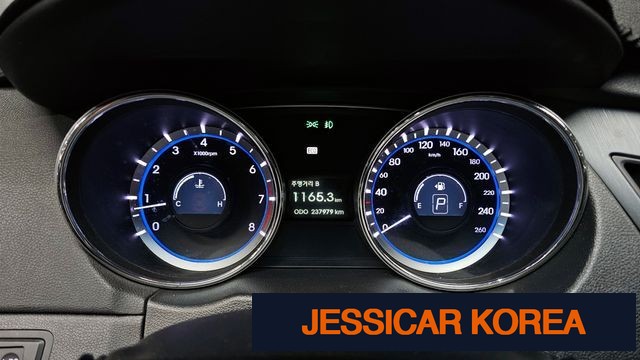 2011 Hyundai YF Sonata - Thumbnail 8