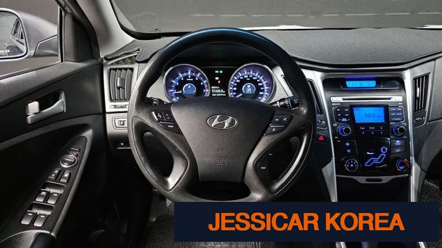 2011 Hyundai YF Sonata - Thumbnail 9