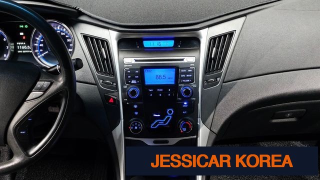 2011 Hyundai YF Sonata - Thumbnail 10