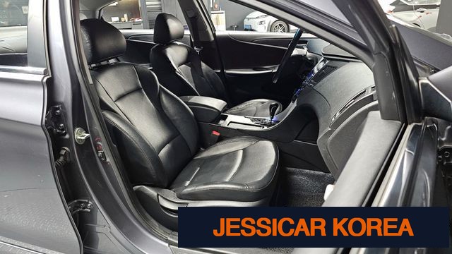 2011 Hyundai YF Sonata - Thumbnail 12