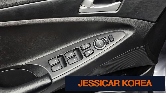 2011 Hyundai YF Sonata - Thumbnail 16