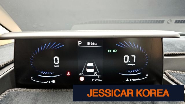 2024 Hyundai Staria - Thumbnail 2