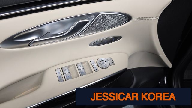 2024 Genesis GV70 - Thumbnail 13