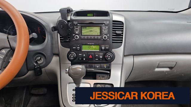 2013 Kia Carnival R - Thumbnail 17