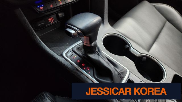 2022 Kia Sportage the bold - Thumbnail 7